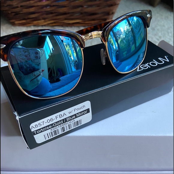 Sunglasses - Picture 6 of 8